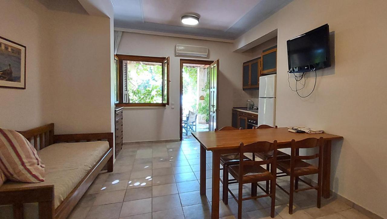 Doma Apartments Фаласарна Экстерьер фото